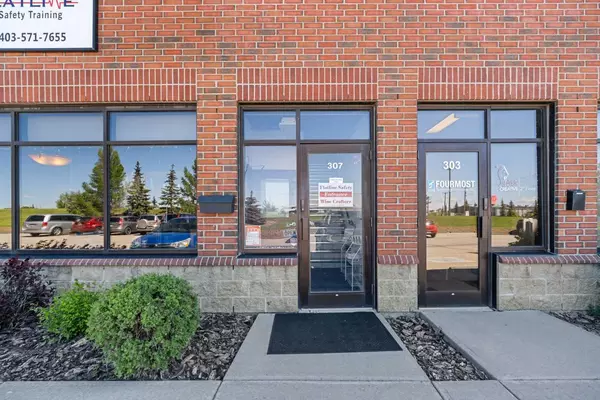 Calgary, AB T2B 0L1,3750 46 AVE SE #Unit 307