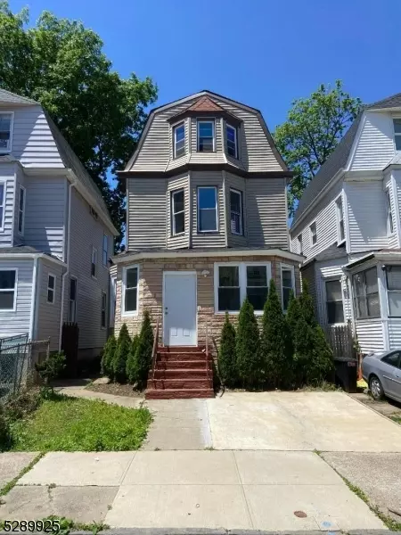 87 N 16Th St, East Orange City, NJ 07017