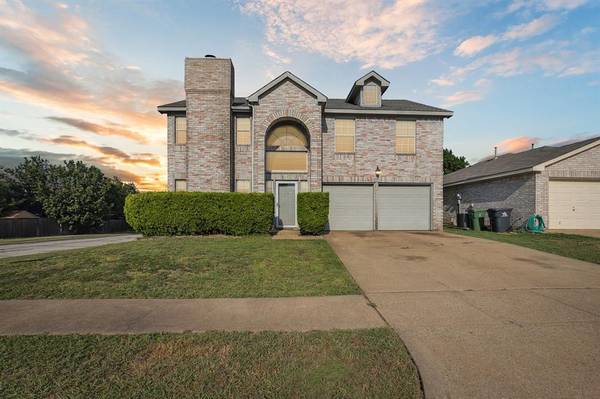 6001 Fenwick Lane, Arlington, TX 76018