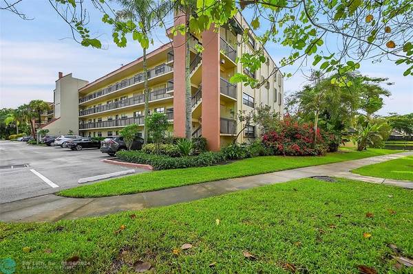 Coconut Creek, FL 33063,1818 Hammock Blvd  #222