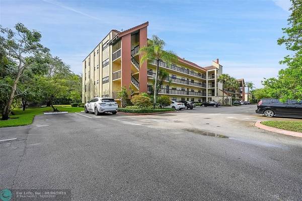 Coconut Creek, FL 33063,1818 Hammock Blvd  #222