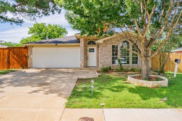 9323 Lipton Lane,  Dallas,  TX 75217