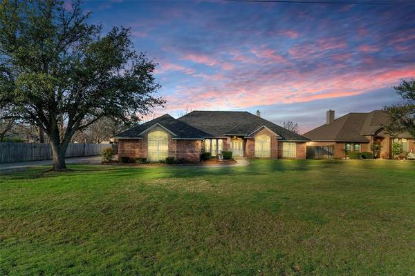 3902 Monterrey Drive,  Granbury,  TX 76049