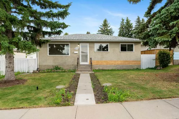 Calgary, AB T2K 3R6,235 Tache AVE NW