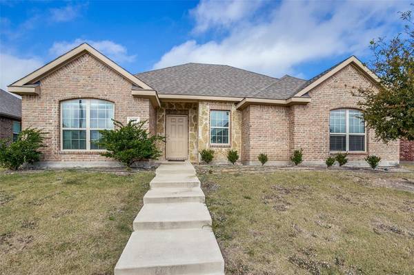 539 Clearlake Dr, Waxahachie, TX 75165