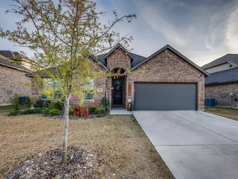 4018 Knightsbridge Lane, Midlothian, TX 76065