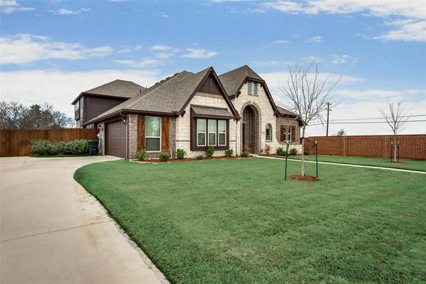 4045 Knightsbridge Lane, Midlothian, TX 76065