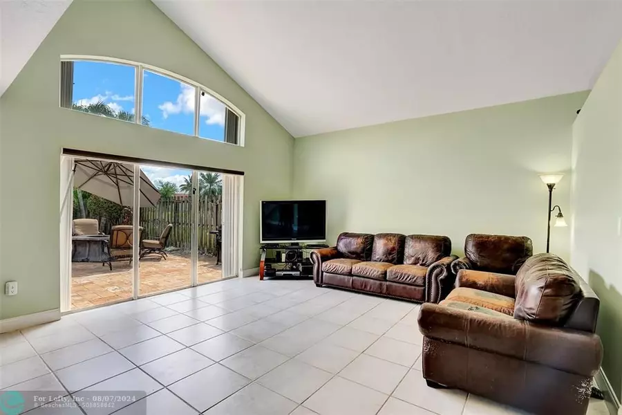 2489 NW 191st Ave, Pembroke Pines, FL 33029