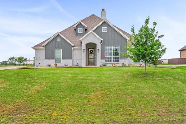 1113 Heritage Drive, Justin, TX 76247