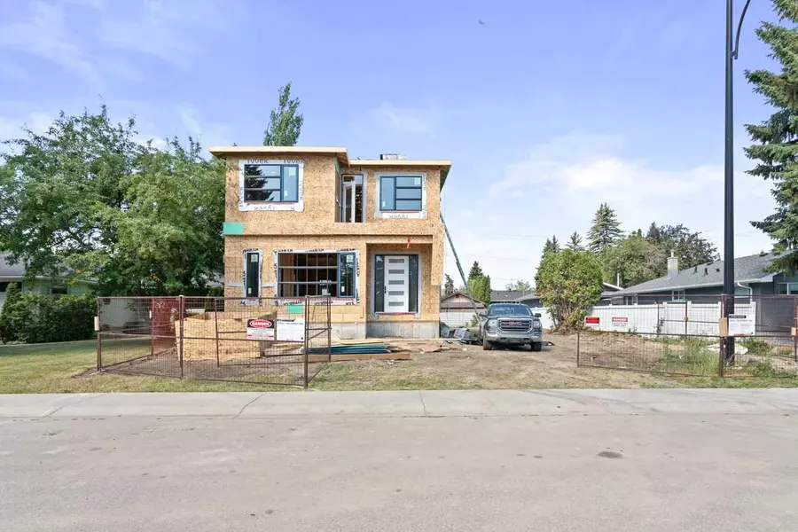 8504 148 ST NW, Edmonton, AB T5R0Z6