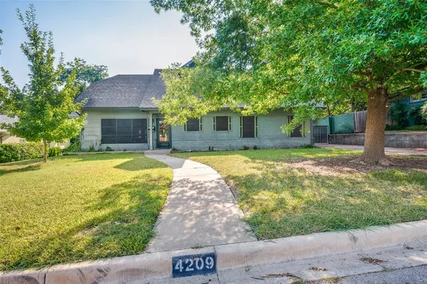 Fort Worth, TX 76109,4209 Westmont Court