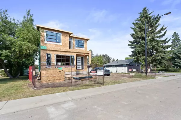 Edmonton, AB T5R0Z6,8504 148 ST NW