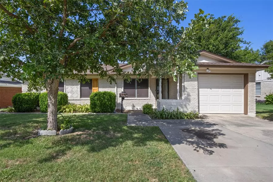 3566 Paint Trail, Fort Worth, TX 76116