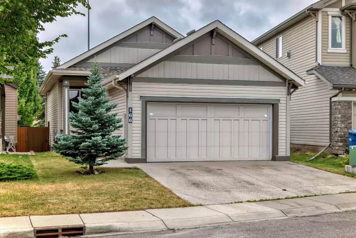 Calgary, AB T2B 0K6,166 Valleyview CT SE