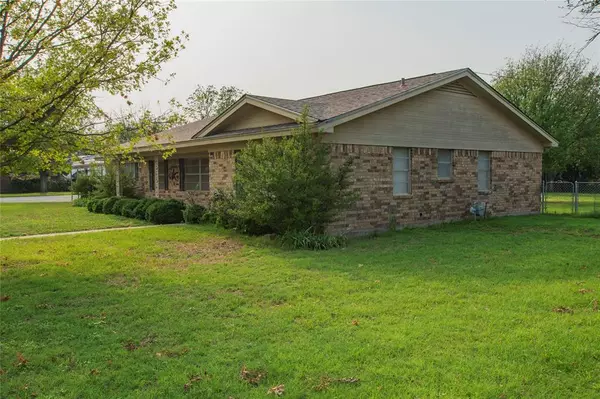 Coleman, TX 76834,1304 Hillcrest Street