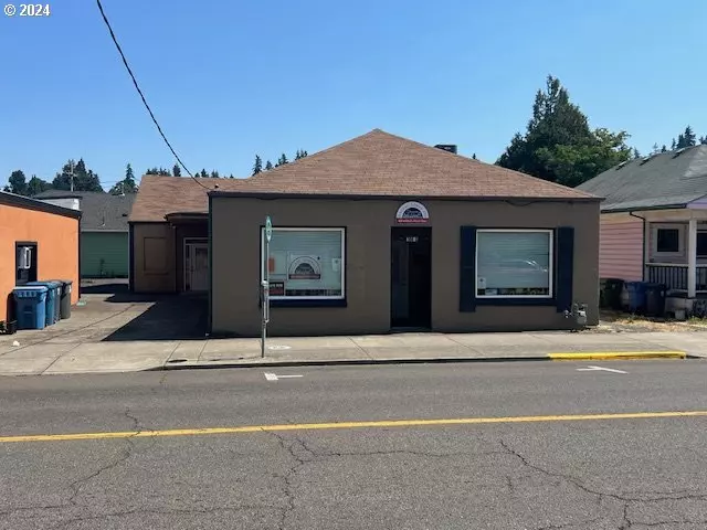 Silverton, OR 97381,309 S WATER ST