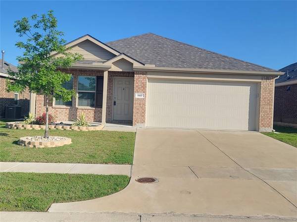 1107 Lady Bird Street, Ennis, TX 75119