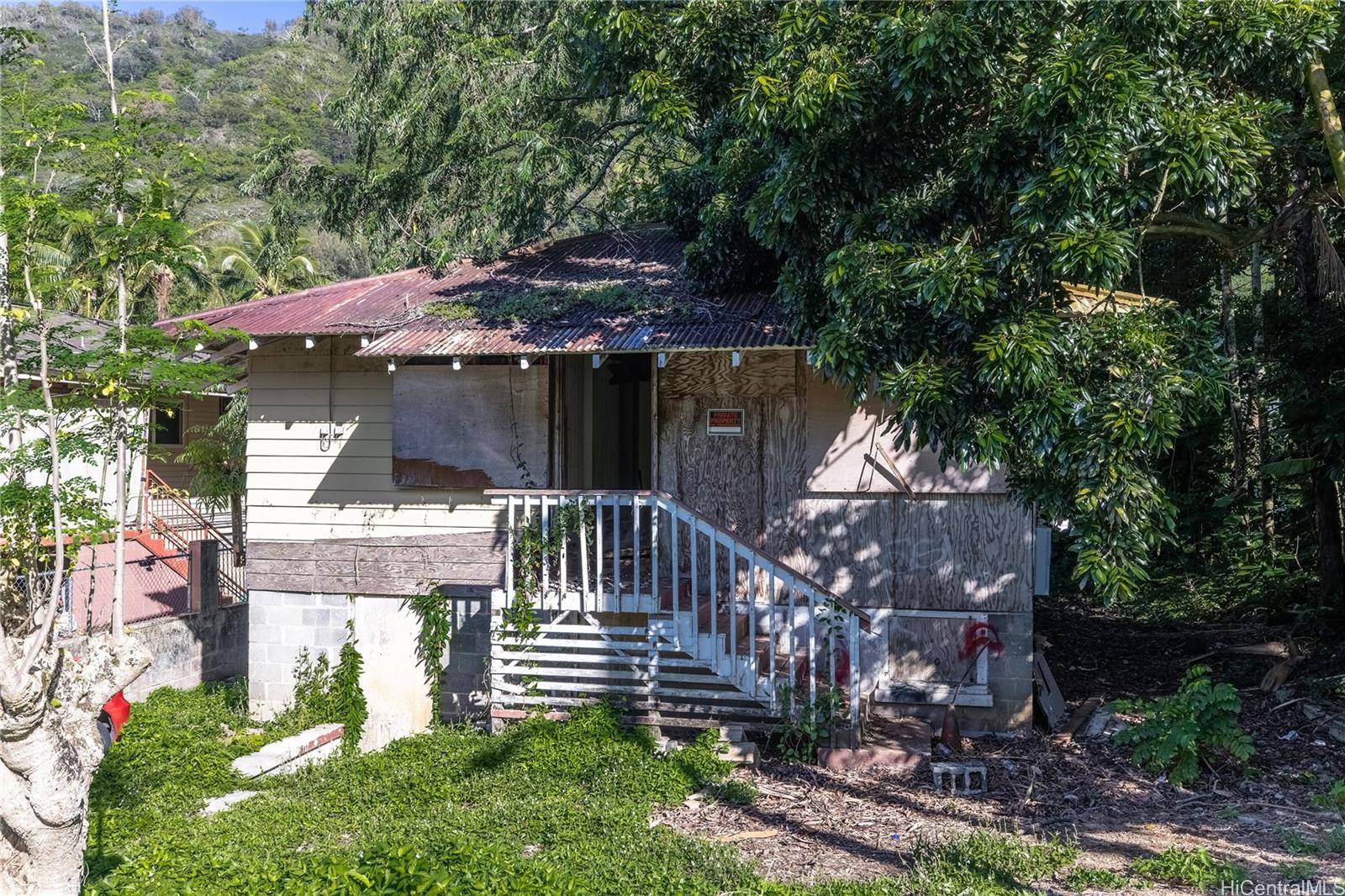 1511 Kalaepaa Drive, Honolulu, HI 96819