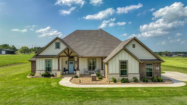 1009 Paradise Parkway, Poolville, TX 76487