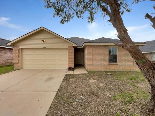 1349 Castle Ridge Road,  Fort Worth,  TX 76140