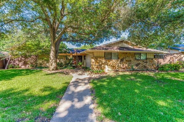 522 Cap Rock Drive, Richardson, TX 75080