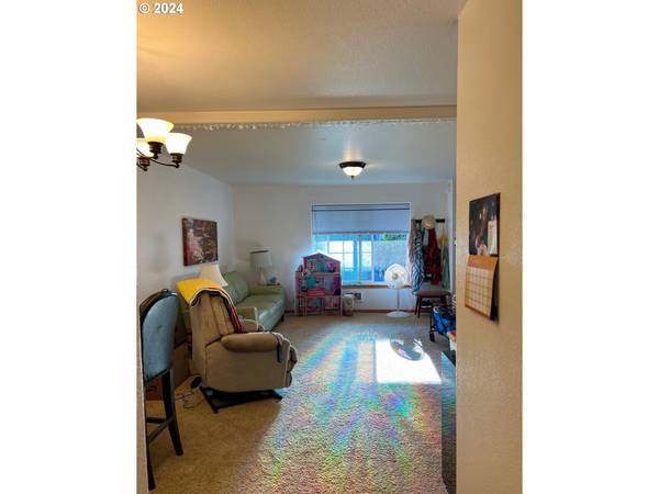 Florence, OR 97439,1150 HEMLOCK ST #D14