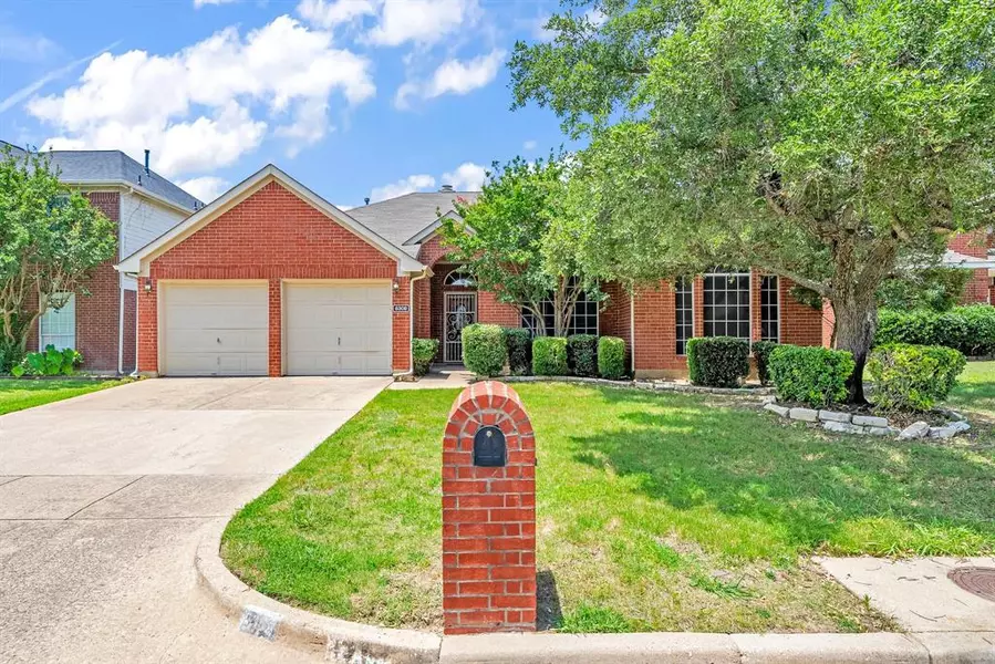 6308 Woolwich Drive, Arlington, TX 76001