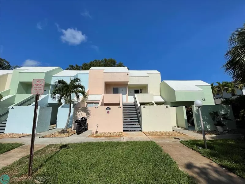 9 Deer Creek Rd  #A-107, Deerfield Beach, FL 33442