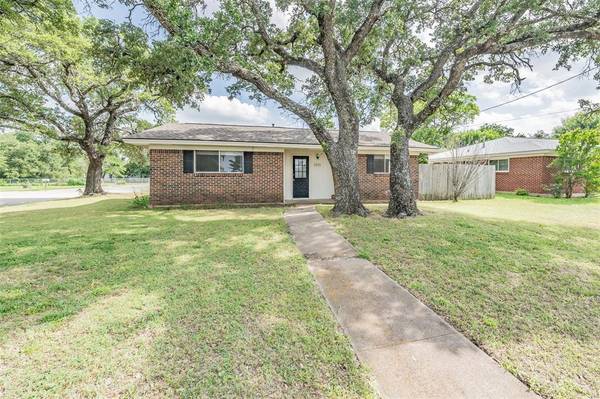 1101 Elmira Street,  Weatherford,  TX 76086