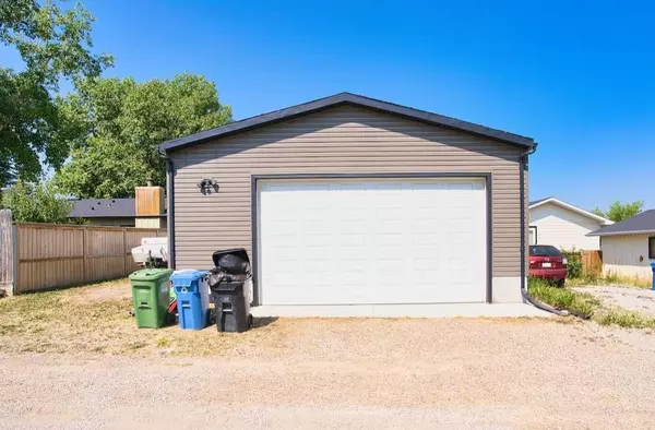 Calgary, AB T3K 1K9,51 Bedford CIR NE