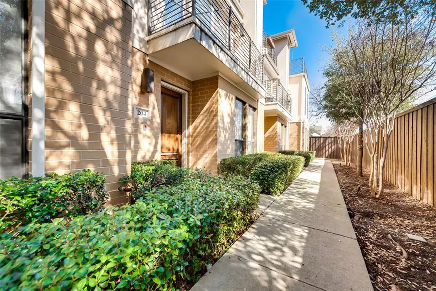 2606 Shelby Avenue #204, Dallas, TX 75219