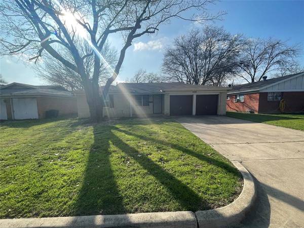 2105 Dayton Street, Haltom City, TX 76117