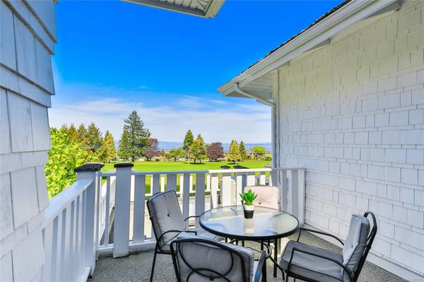 Qualicum Beach, BC V9K 0A5,292 Crescent Rd E #102