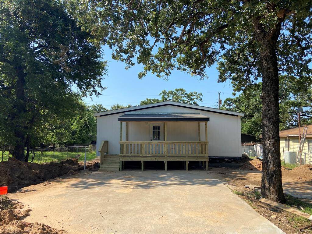 1504 S Dawn Drive S,  Azle,  TX 75057