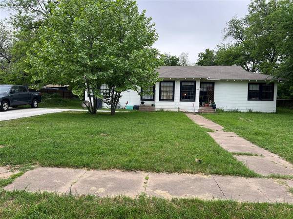 304 Williams Avenue, Cleburne, TX 76033