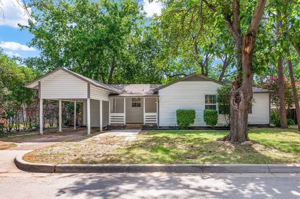 416 Mullins,  Lewisville,  TX 75057