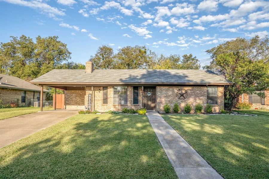 201 Briar Creek Drive, Crandall, TX 75114