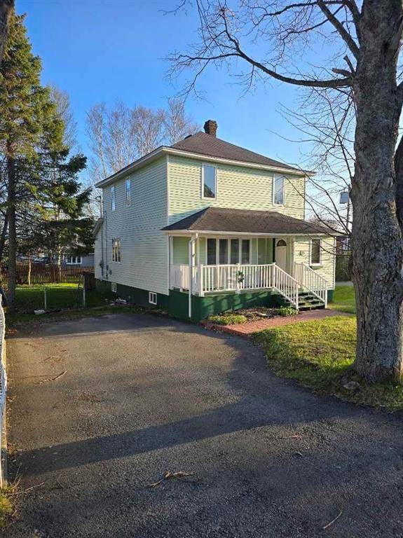 Grand Falls-windsor, NL A2A 1S5,12 Greenwood Avenue