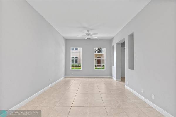 Boca Raton, FL 33487,834 NW 82nd Place