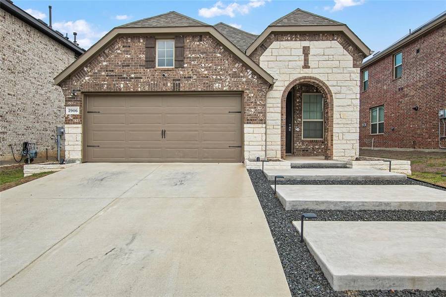 2906 Doggett Drive, Forney, TX 75126