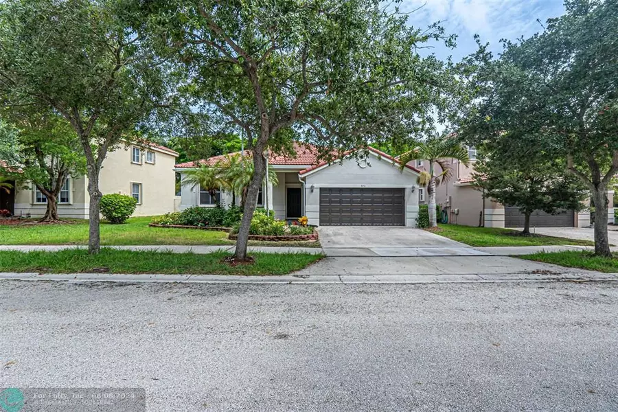 970 Tulip Cir, Weston, FL 33327