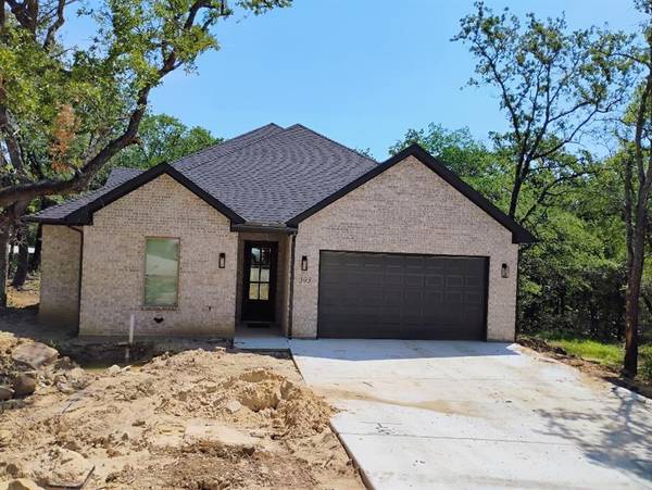 393 Bolero Court, Runaway Bay, TX 76426