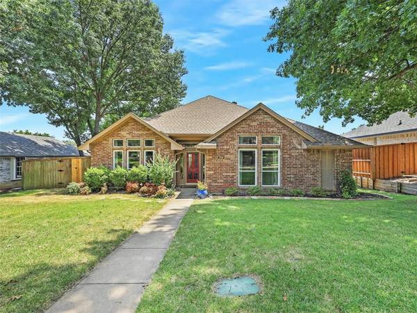 704 Blue Oak Drive,  Lewisville,  TX 75067