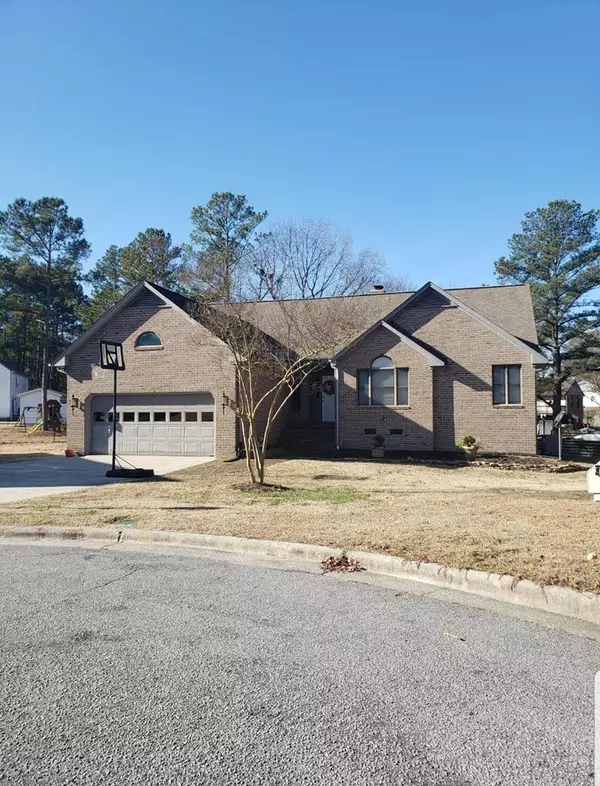 111 Berrywood Ct, Roanoke Rapids, NC 27870