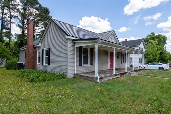 221 Windsor, South Hill, VA 23970