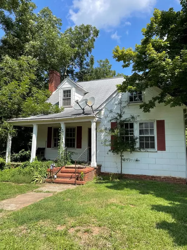 302 West High Street, South Hill, VA 23970