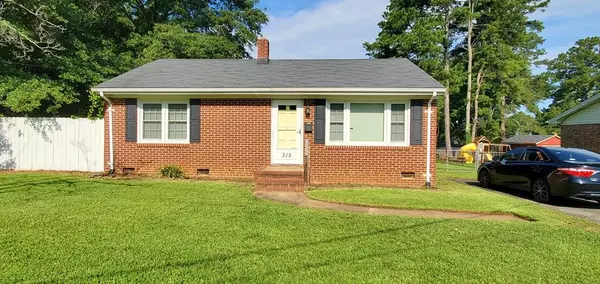 315 Oakwood Ave, Roanoke Rapids, NC 27870