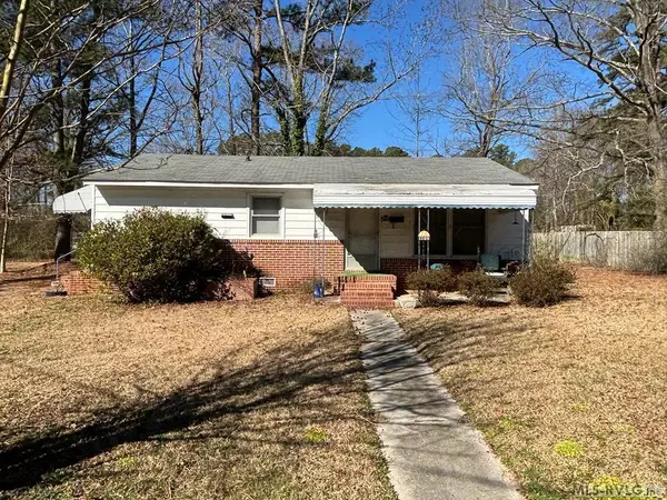 1109 Woodlawn Street, Roanoke Rapids, NC 27870