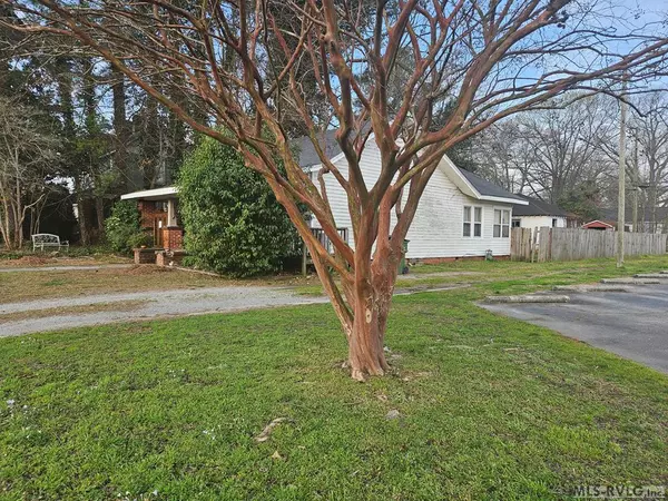 927 Jackson Street, Roanoke Rapids, NC 27870