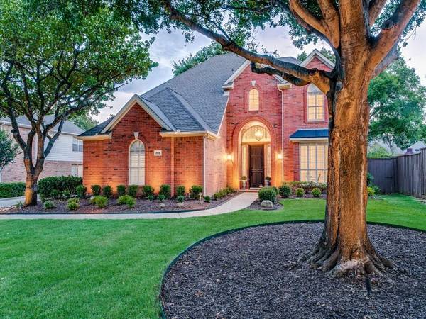 805 Oakcrest Court, Southlake, TX 76092